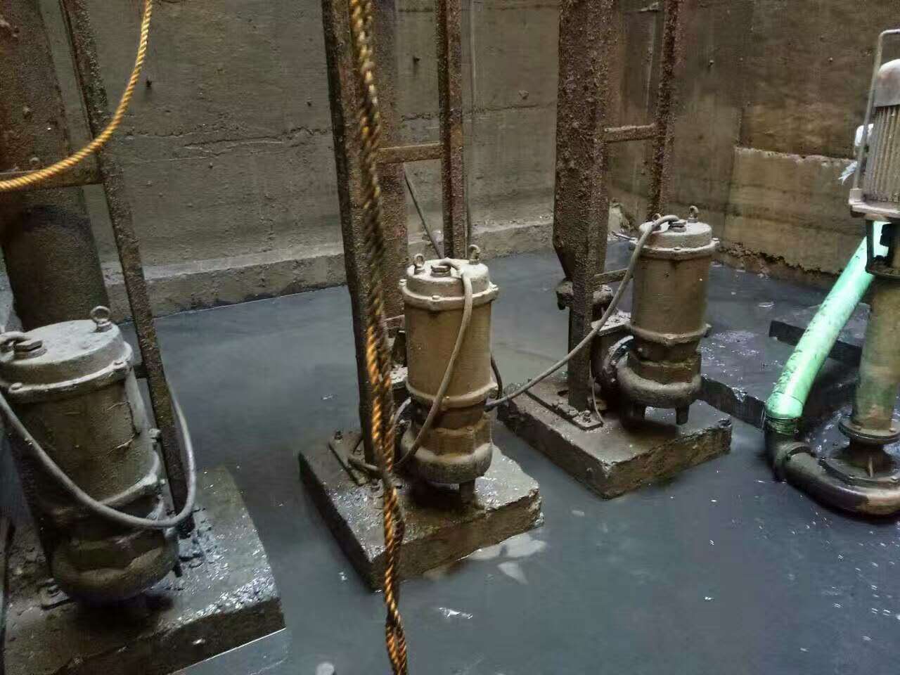 巴东污水池清理